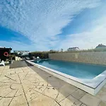 Alex Surf Hostel *