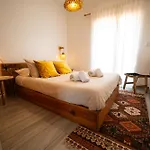 Alex Surf Hostel *