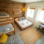 Hostel Alex Surf *